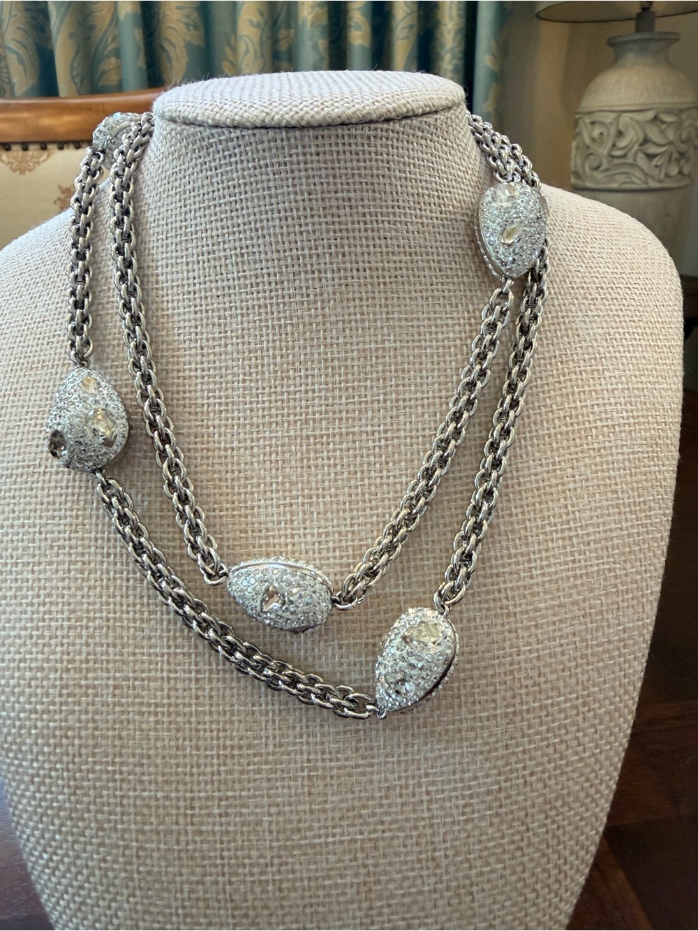 Atelier Swarovski core Collection
Moselle Silver Crystal Teardrop Necklace
